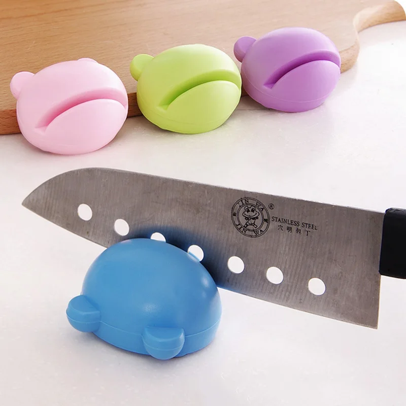 Портативная мини-точилка для кухонных ножей, кухонные инструменты, аксессуары, креативная точилка для карманного ножа, случайный цвет