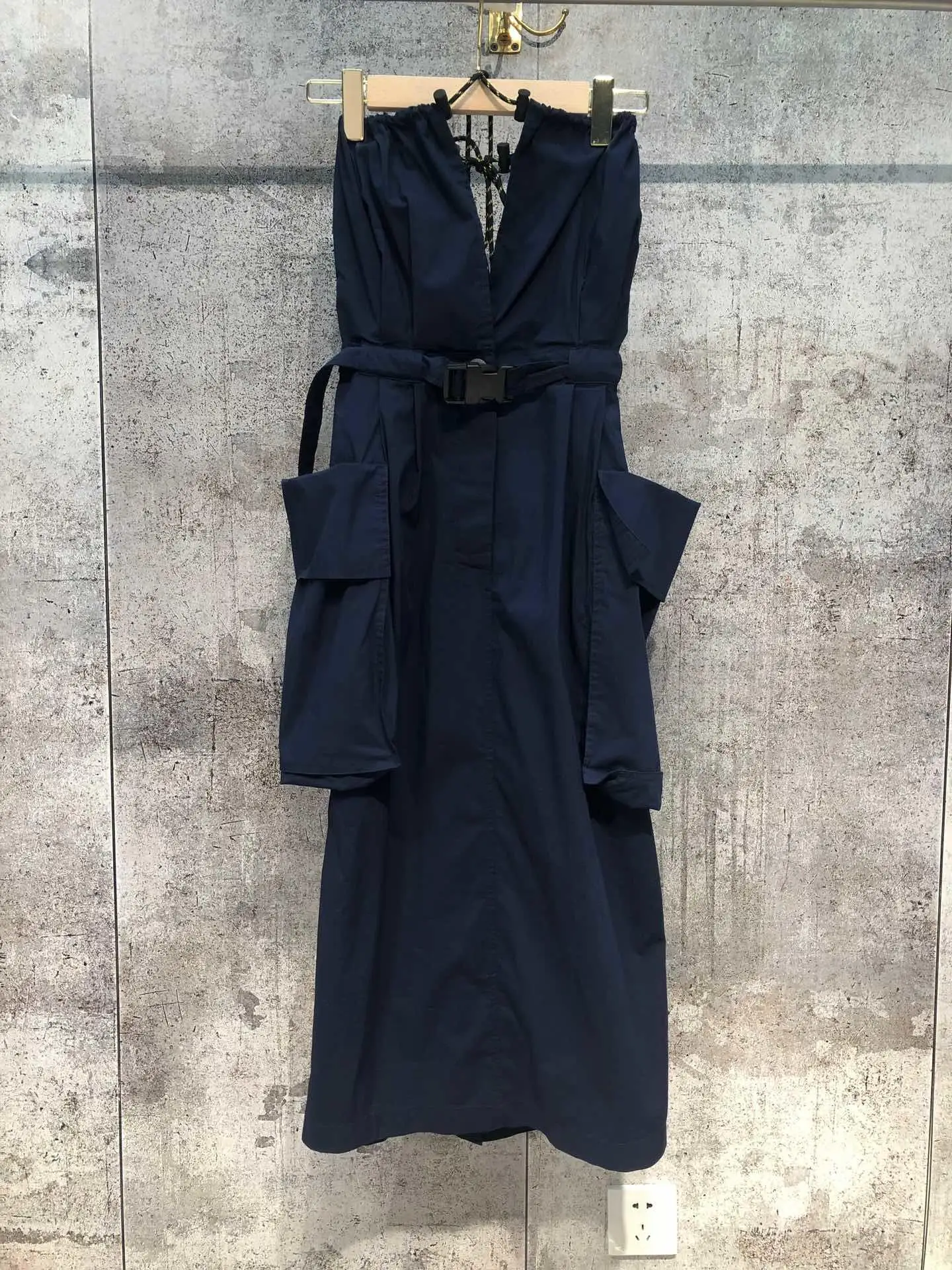 

2019 new ladies fashion sexy drawstring sling V-neck strapless big pocket dress 0718