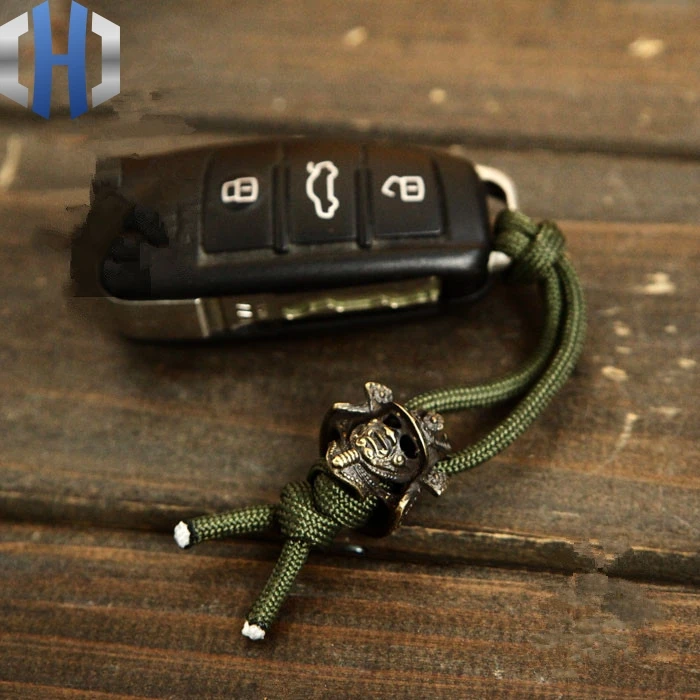 EDC النقي النحاس الرجعية المحارب درع الجنود سكين DIY اكسسوارات حبل مشبك Paracord الخرز