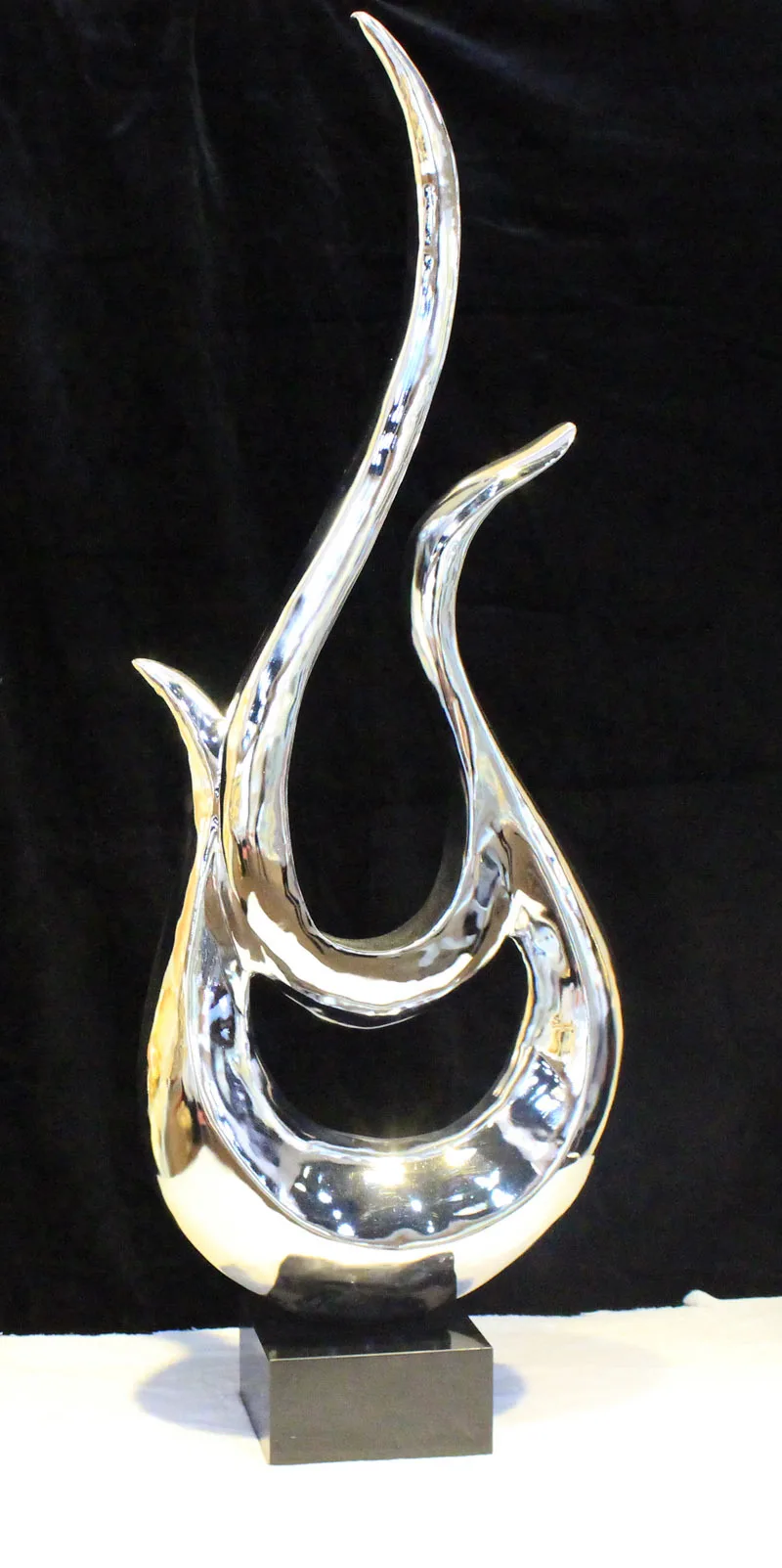 Ok Google Gambar Patung Non Figuratif Atau Abstrak