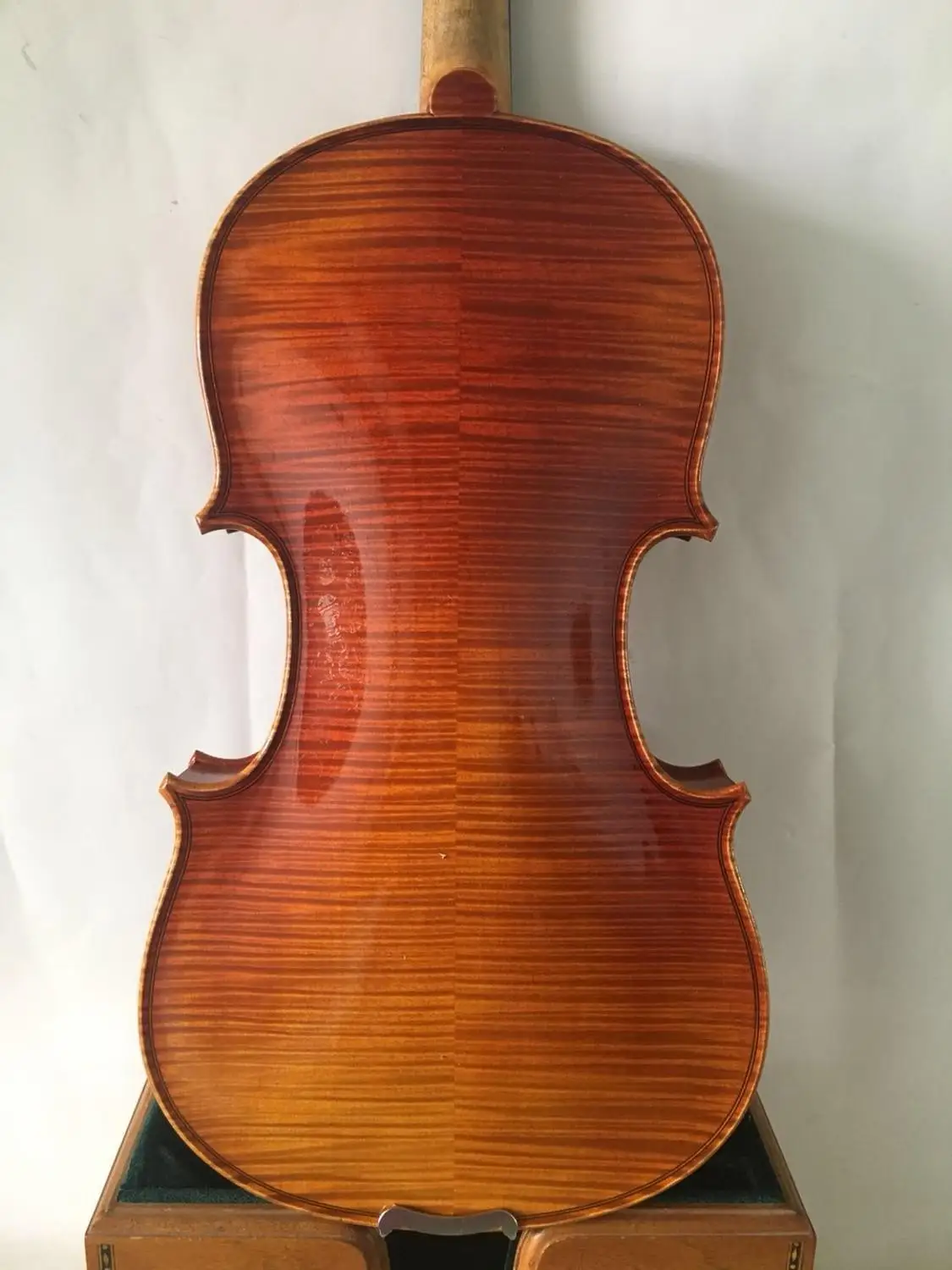 

4/4 size violin Stradi model handmade flamed maple back nice sound