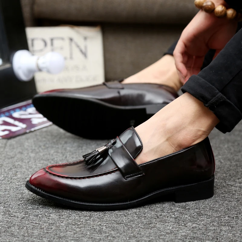 WOLF WHO Classic Men Shoes Breathable Comfortable Men Loafers Luxury Brand Men Dress Shoes For Wedding Dating Men's Flats X-199