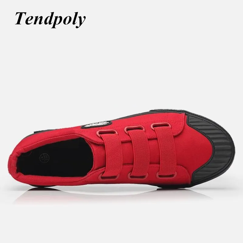 

2018 new retro fashion canvas shoes spring summer elastic sets of feet Korean version of the wild cloth hot casual men's shoes