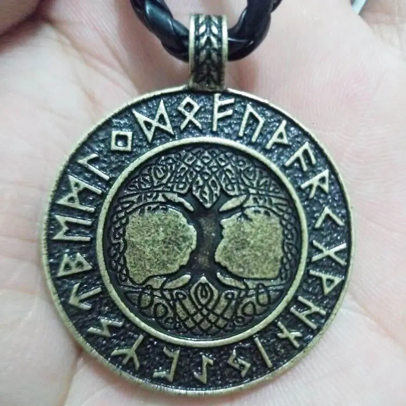 viking amulet necklace (2)