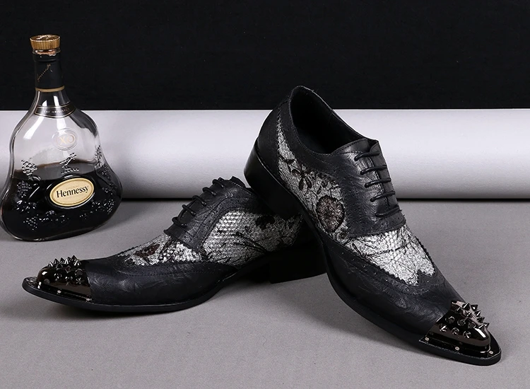 Змеиной Для мужчин броги Кружево на шнуровке Мужские модельные туфли без каблука Мужская деловая обувь с заклепками носком туфли-оксфорды для мужчин свадебные туфли