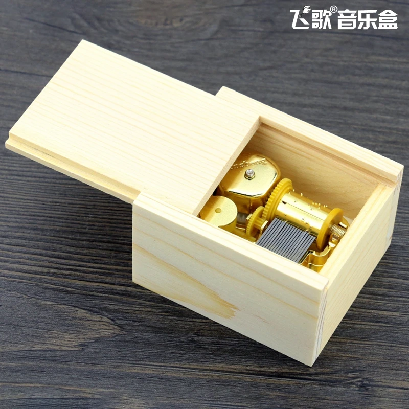 Mini Spring Pull Type Wooden clockwork Music Box Creative Birthday Giftin Music Boxes from Home
