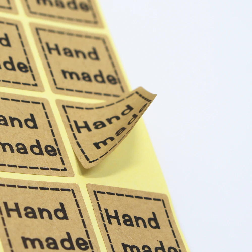 печать на прозрачной пленке. слово самоклеющаяся. слово самоклеющаяся. самоклеющиеся этикетки в рулоне. липучка самоклеющаяся круглая.