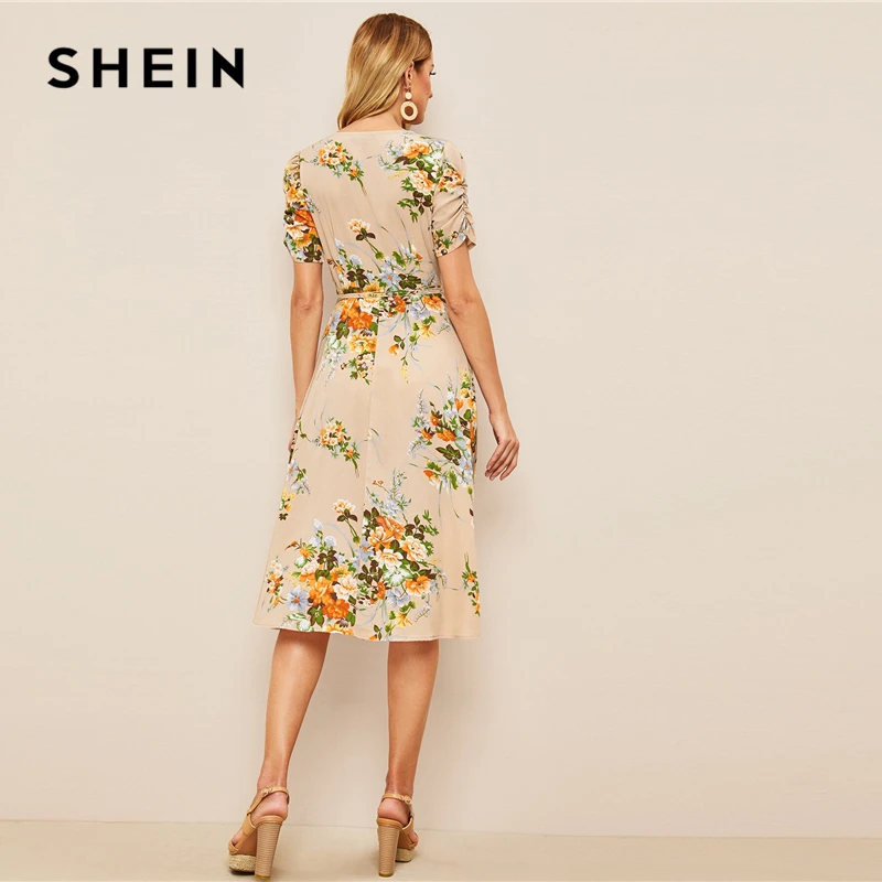 SHEIN ريترو بوهو المشمش الزهور Ruched كم الرداء الكهنوتي الرقبة مربوط ميدي اللباس النساء 2019 صالح ومضيئة أنيقة الصيف فساتين