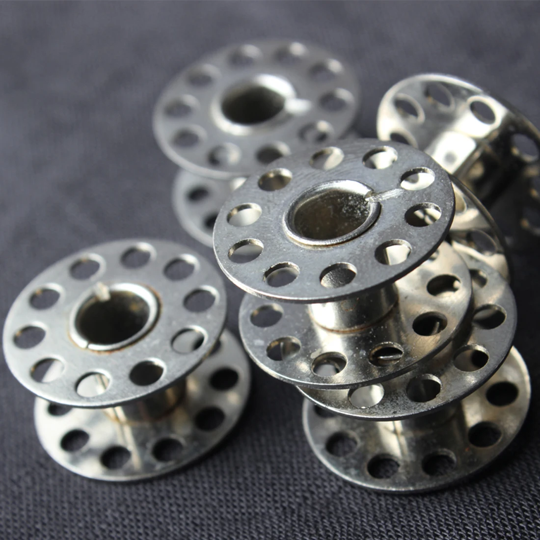 

10pcs Aluminum Bobbins Metal Spools Carft For Industrial Sewing Machine Tools 20mm