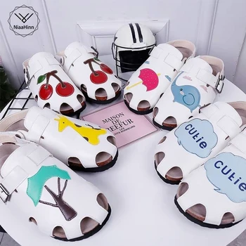 

High Quality Nurse Shoes Medical Shoes Women PU Antiskid Flat New Fashion Operating Room Lab Working Soft Sole Casual Slippers