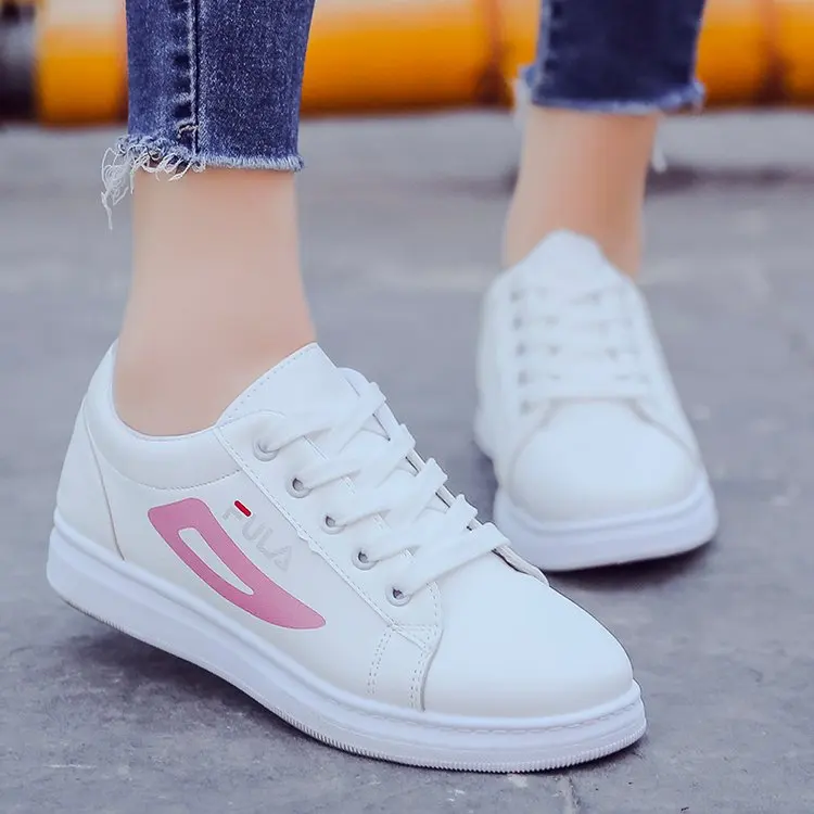 

2018 new wild Korean student leather casual shoes.