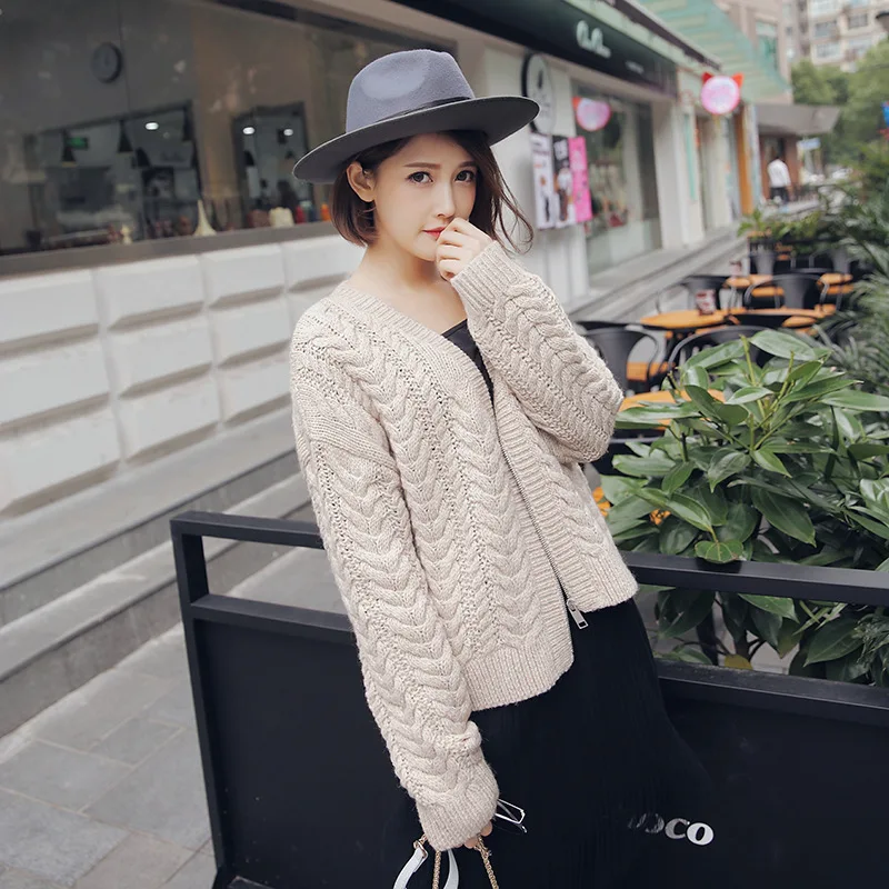 2019 New European Station Coffee Shoulder Short Knitted Cardigan Sweater Cardigans V-Neck Fashion Women Sweater