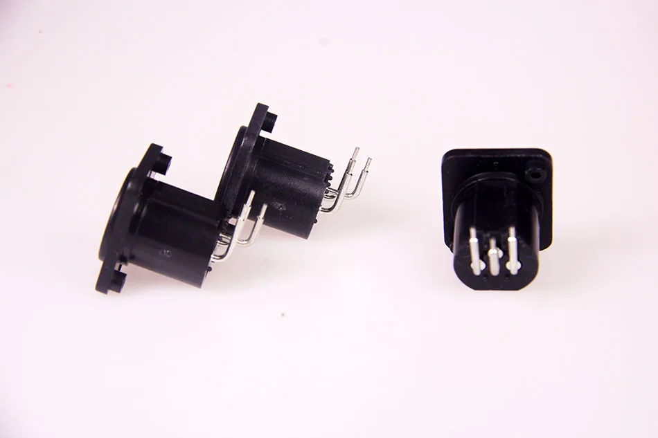 xlr right angle male panel mount  connector (2)