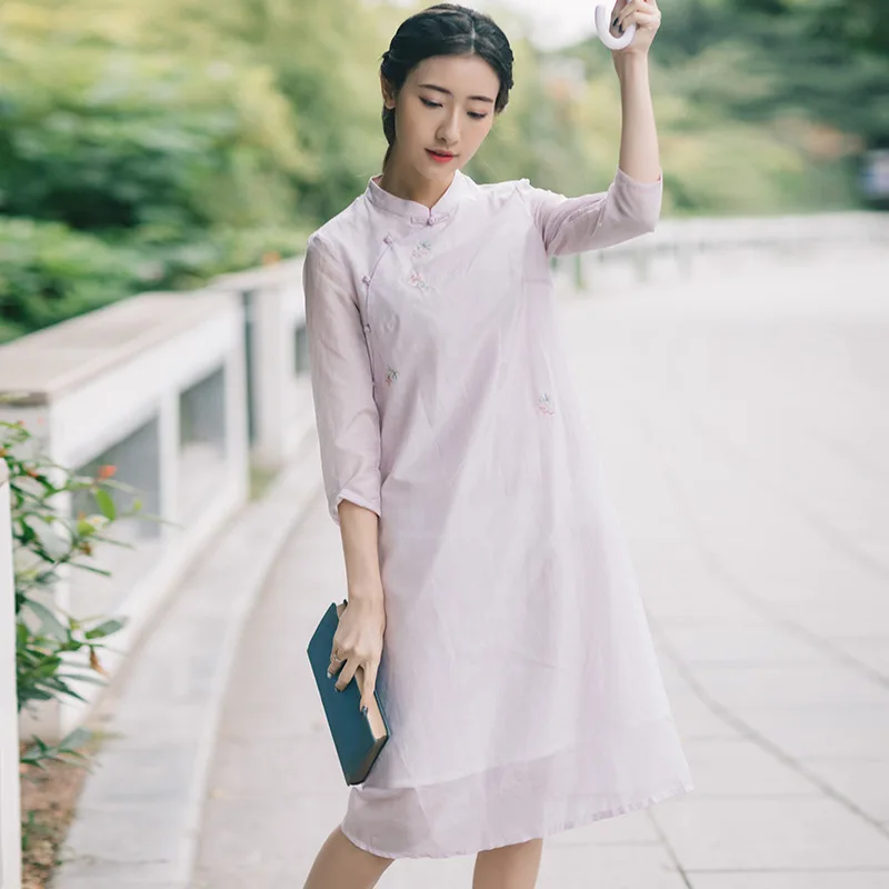 

2019 Spring Autumn Embroidery Half Sleeve Dress Retro Vintage Women Silk Dress with Cotton Lining