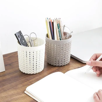 

1 Pcs Simple Creative hollow PP Pen Holder Multifunctional Round Student desktop storage Box school office stationery organizer