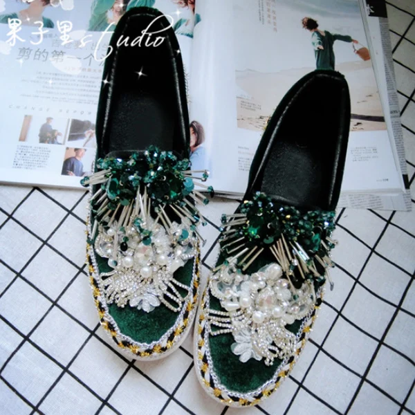 

High quality women's velvet shoes diamond beads thick bottom sports shoes handmade low help crystal loafers women's flats