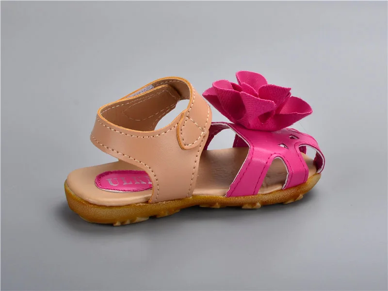 Ulknn детей/девочек Малыш принцессы обувь на плоской подошве дышащая Повседневные босоножки цветок antislip кожаные сандалии, белый