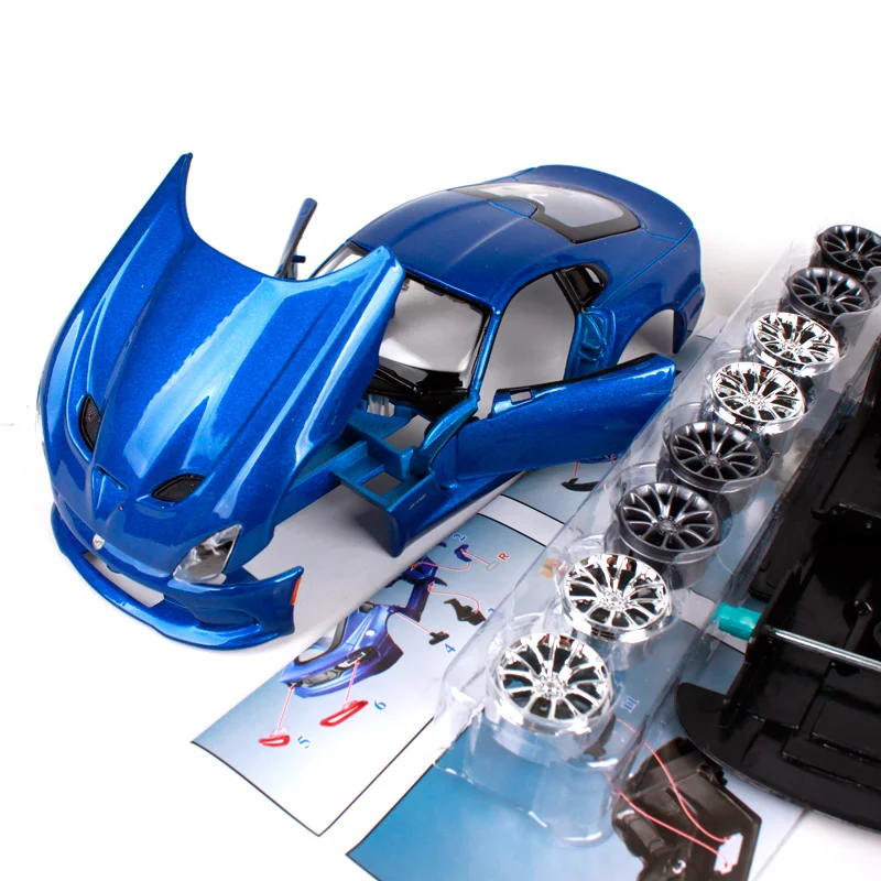 Maisto 1:24 2013 SRT Viper GTS Металлическая Модель литья под давлением автомобиля для Dodge 33 деталей сложили сборный автомобиль модельный комплект Детские игрушки