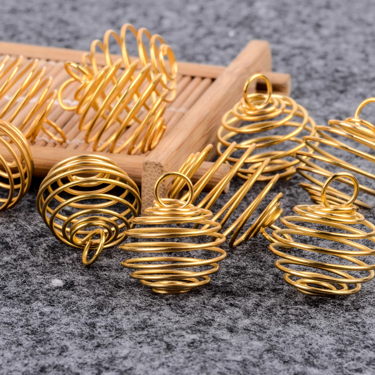 10pcs Shellhard Spiral Bead Cages DIY Pendant Charming Gold Color Necklaces & Pendants Jewellery Findings 25mm