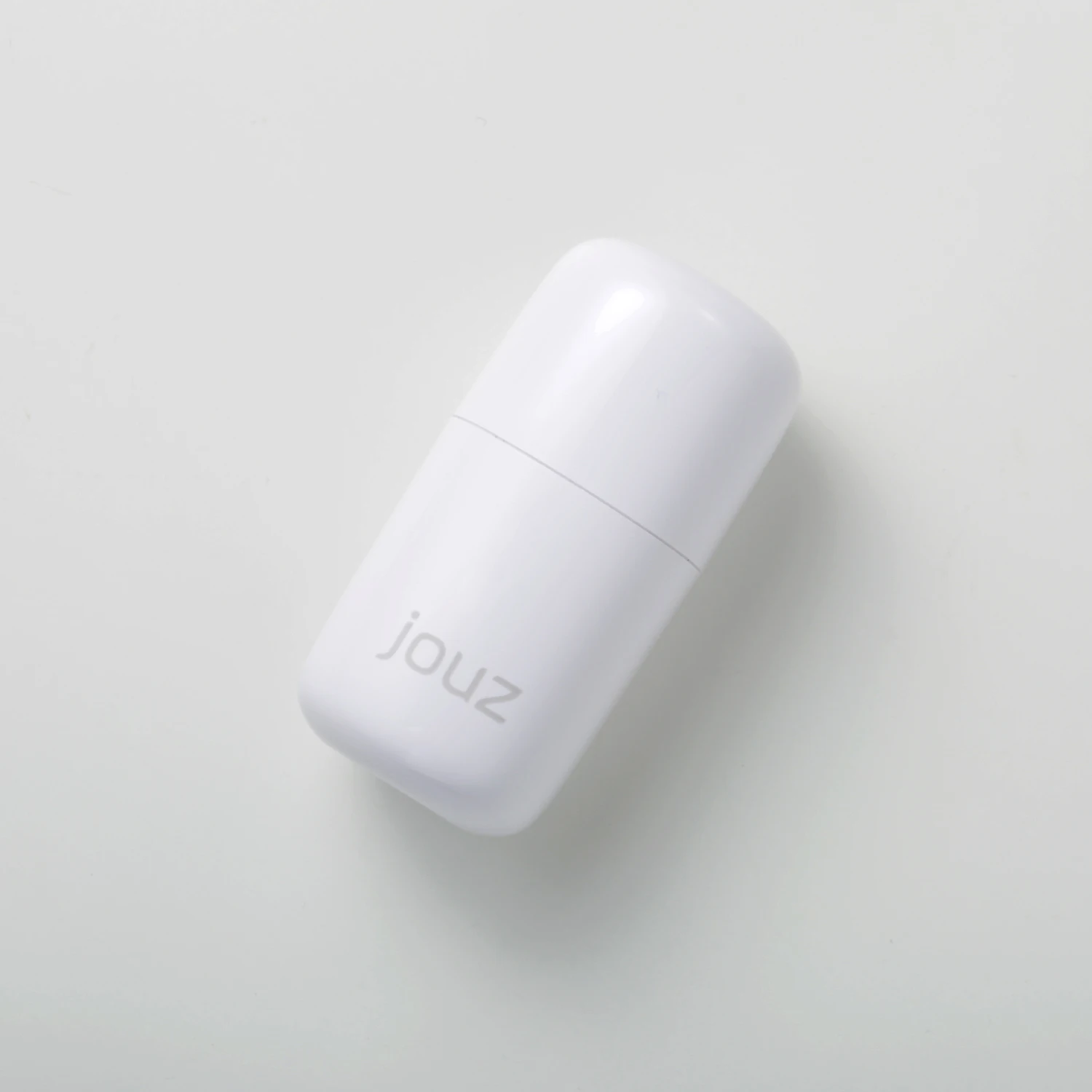 

jouz cleaning brush designed exclusively for jouz 20/jouz 12 equipped with cleaning hook for hassle-free maintenance