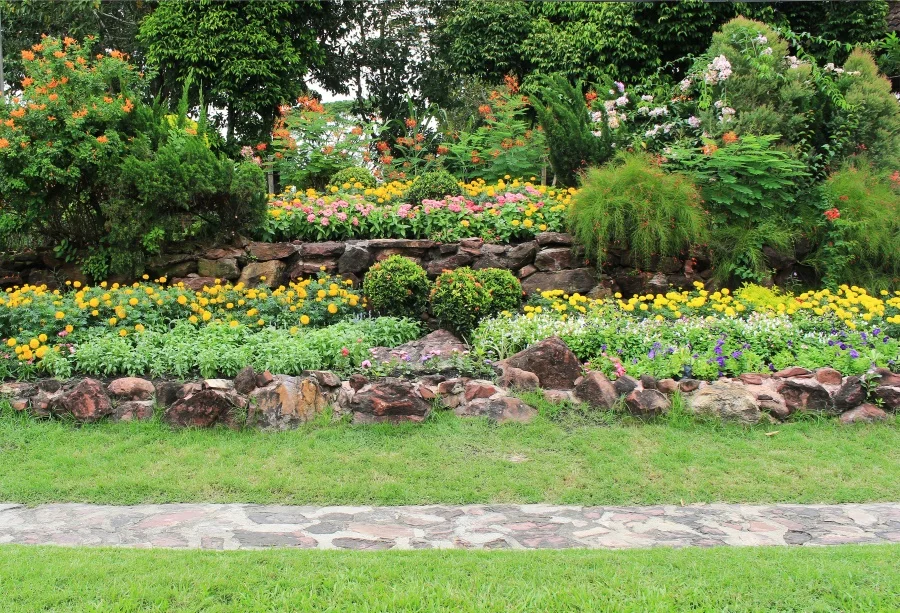 

Laeacco Spring Backdrops Green Grass Floral Flowers Tree Garden Park Way Scenic Photography Backgrounds Photocall Photo Studio