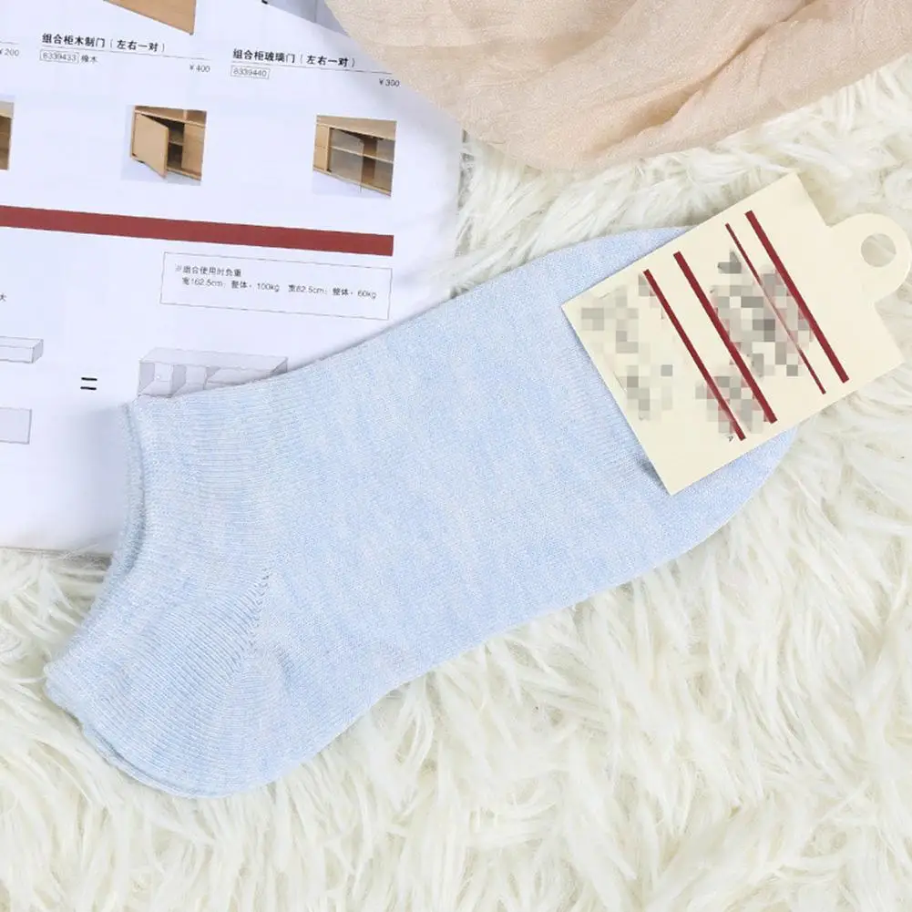Новые женские носки милые Яркие тонкие невидимые носки из хлопка высокие/Повседневные носки однотонные дышащие хлопковые короткие носки - Цвет: Небесно-голубой