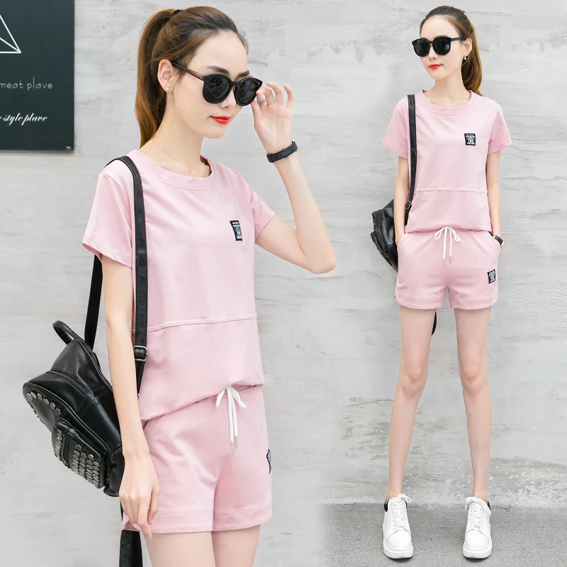 short sleeve hoodie outfit