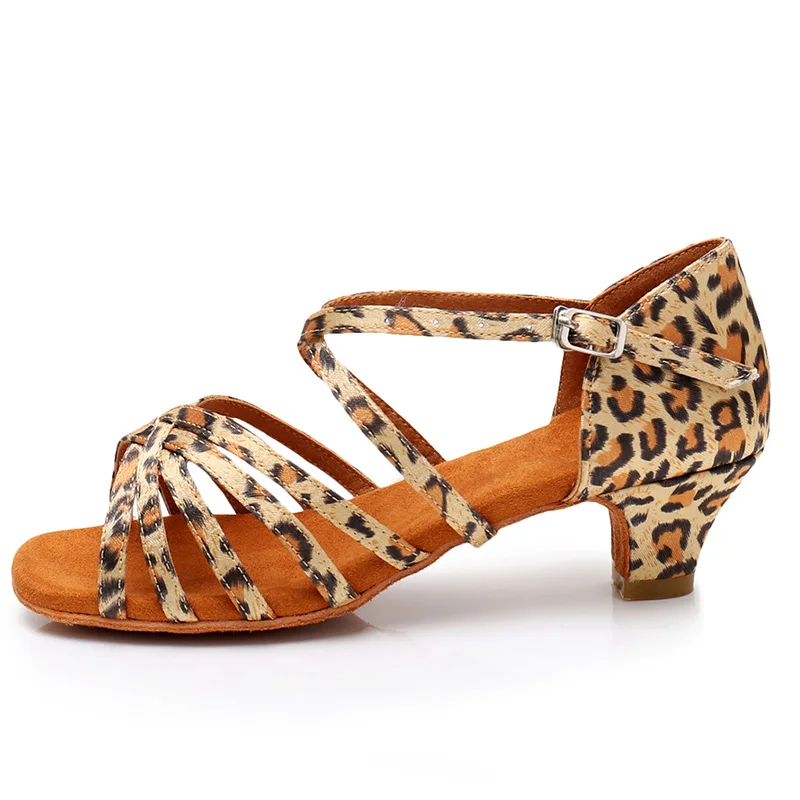 Новое поступление танцевальная обувь для бальных танцев для девочек детская обувь для латинских танцев на низком каблуке Женская обувь для профессиональных танцев 17-26 см - Цвет: Leopard