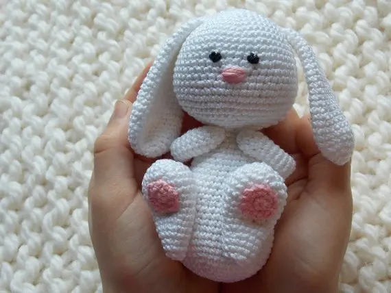 

amigurumi crochet easter bunny with carrot