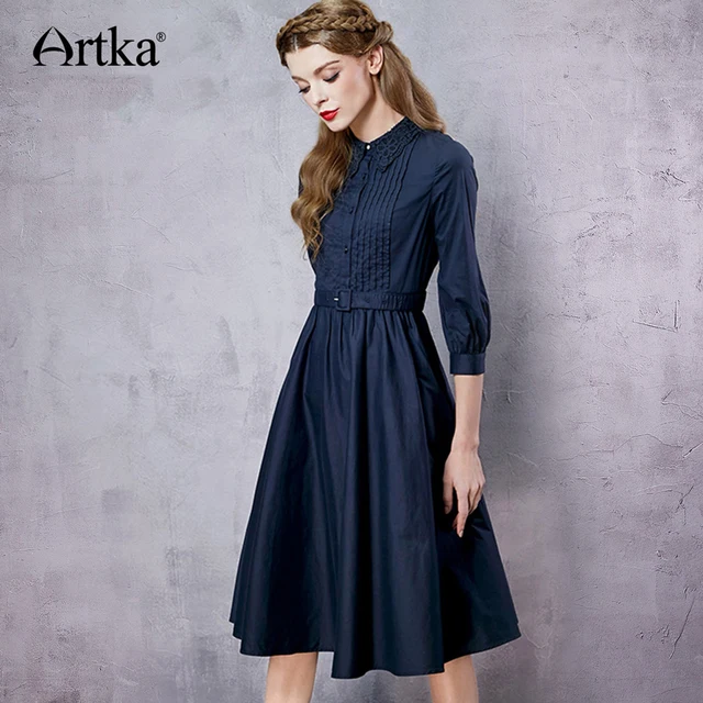 ARTKA Женская Осенняя новая однотонная вышивка платье три четверти рукав Империя Талия Широкий Подол платье с поясом LA12965C