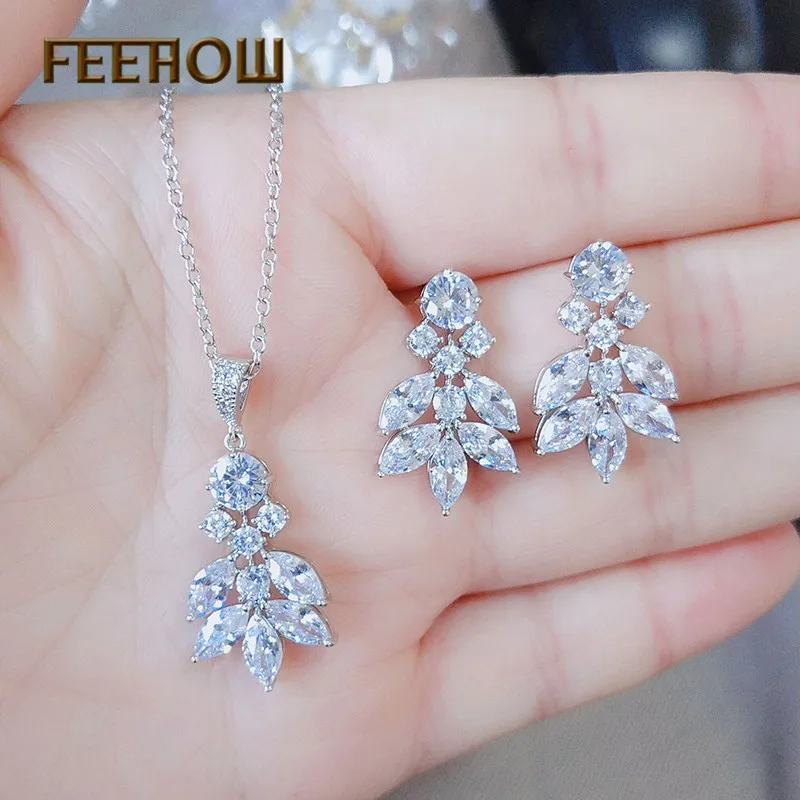 

FEEHOW Clear Marquise Cut Top Quality Cubic Zirconia Earrings Pendant Necklace Set for Women Fashion Flower Jewelry FWNP2089