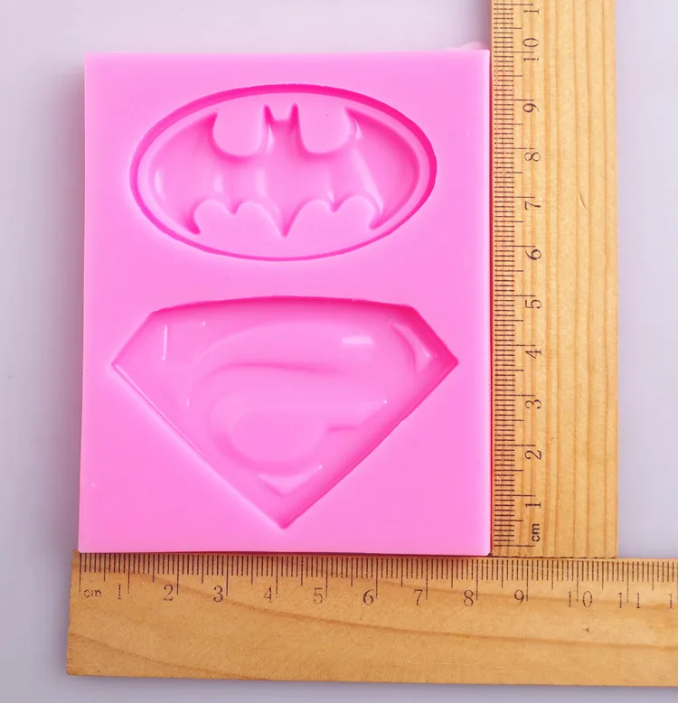 

Feihuan 1pc Superman and Batman Silicone Cake mold fondant mold birthday cake decorating tools chocolate Sugarcraft mold FM371