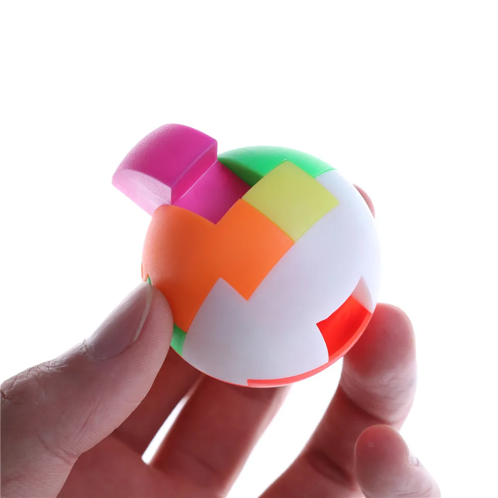 

1PCS Creative Puzzle Ball Cube Capsule Intelligence Assembling Ball For Children Birthday Favors Game Toys Prize Gift