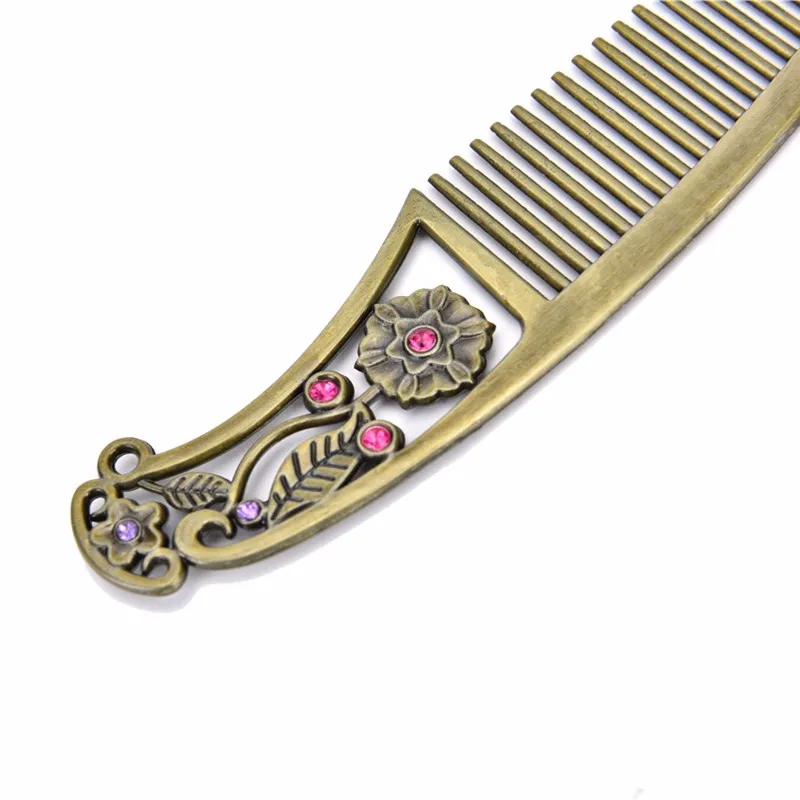 2Pcs/Set Retro Bronze Handheld Hollow Cosmetic Mirror Comb Set Feminine Hygiene Product for Health Care Supplies Random Color