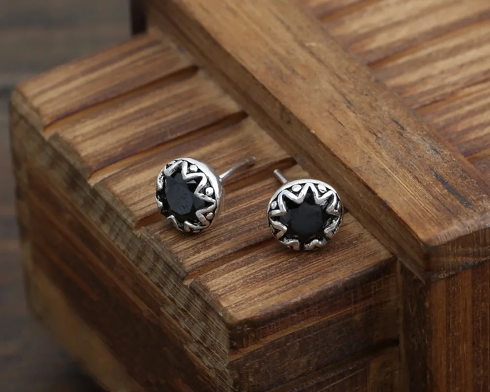 

S925 sterling silver fashion black stone earrings for women and punk biker mens E108