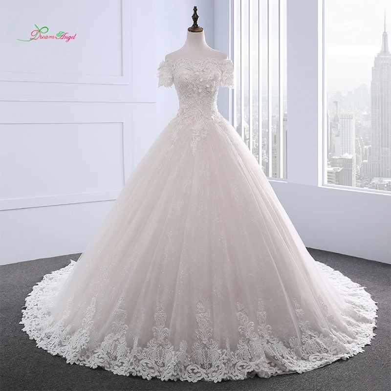 Dream Angel Short Sleeve Boat Neck Flowers Wedding Dress 2018 Sexy Appliques Beaded Vintage Bride Gown