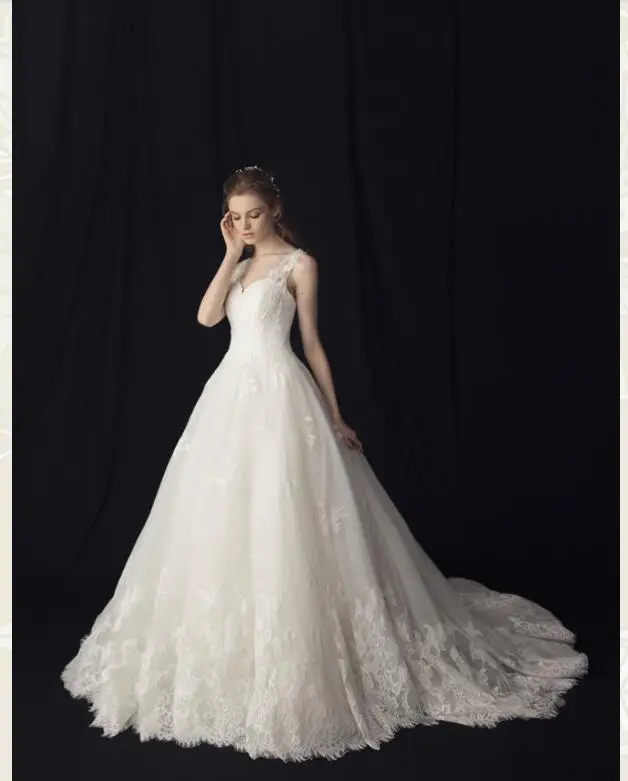 

New Arrival Lace Appliques Wedding Dress 2018 Custom Made