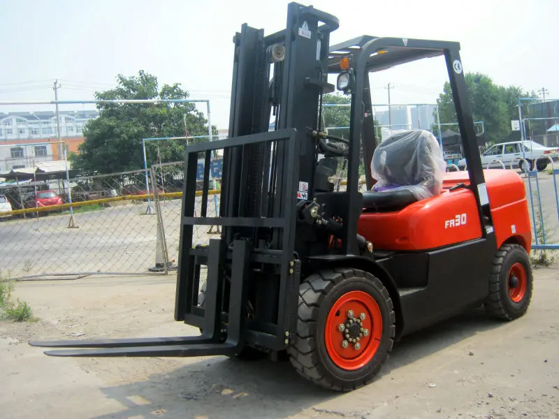 

Isuzu Engine Opional CPCD25FR Diesel Powered Forklift Truck