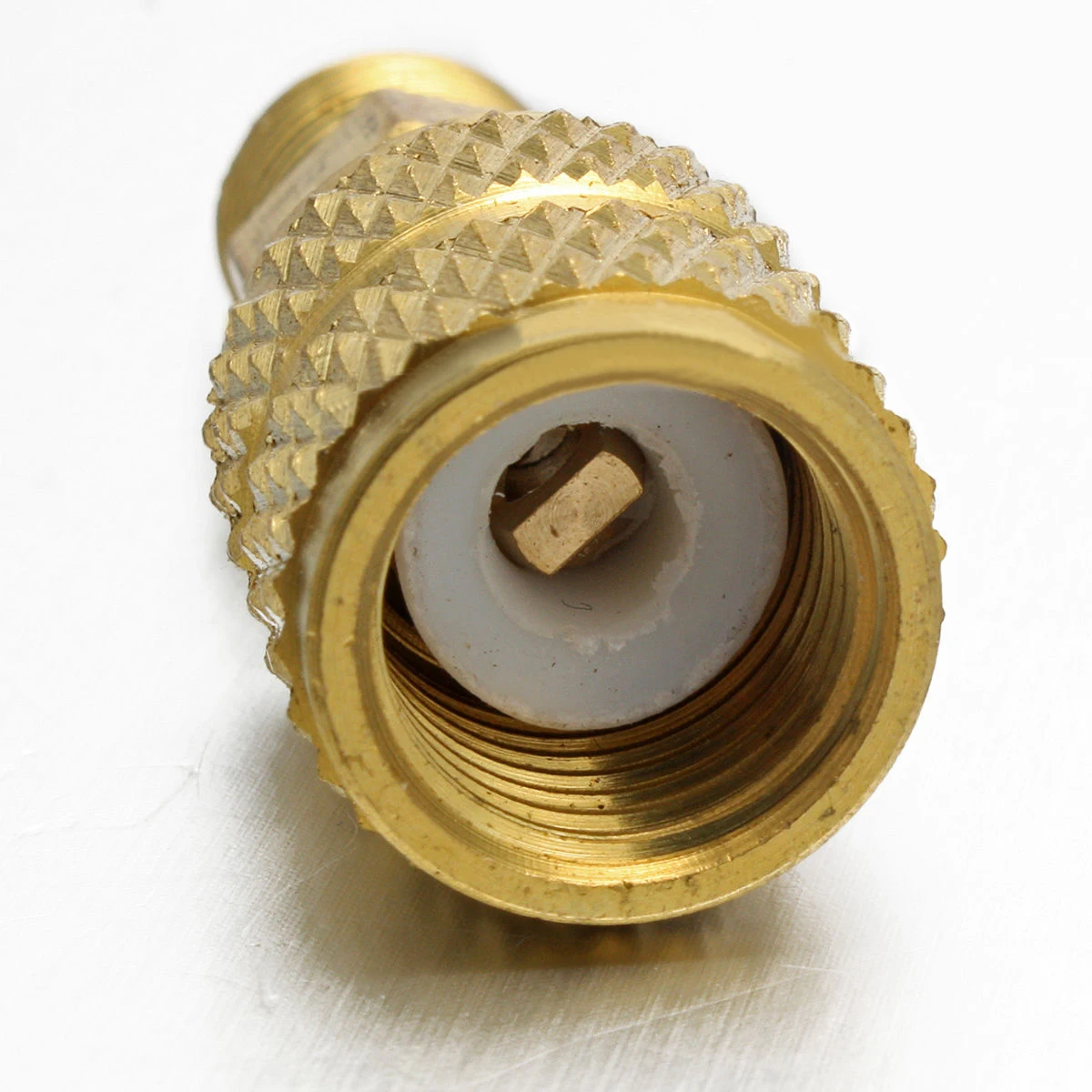 1x Brass Air Conditioners Adapter R410a Connector Adapter 1/4 inch Male to 5/16 inch SAE Female Charging Hose to Vacuum Pump