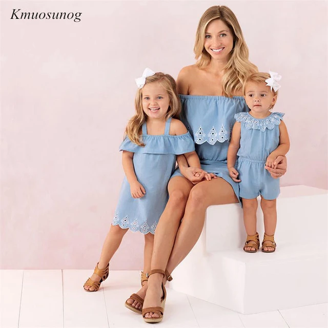 Ropa para madre e hija, camiseta con hombros descubiertos para mujer e hija, Tops a juego de aspecto familiar C0372, novedad de 2019 _ -