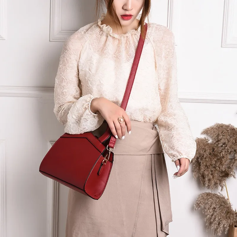 

Ladies Handbags Fashion Three-dimensional Ladie Personality Quality Shoulder Bag Solid Color Exquisite Bag Wear-resistant