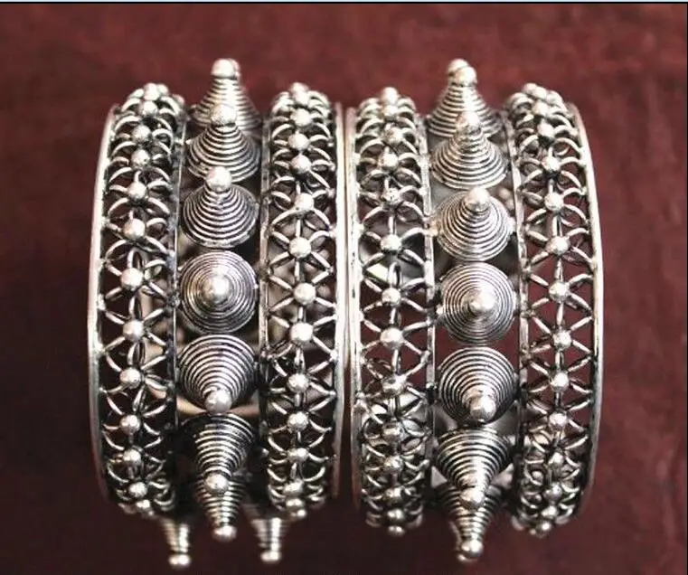 

Wholesale price 16new ^^^^National characteristics Handmade Miao Silver Bracelet Pair