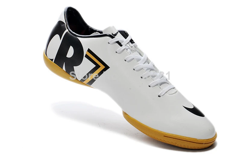 cr7 indoor soccer boots