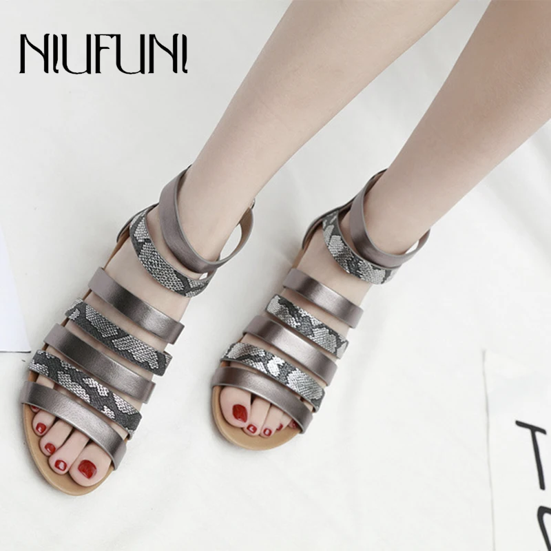 

Fashion Wedge Snake Pattern Women's Sandals 2019 New Hollow Zipper Casual Ladies Shoes Female Slip Ons Wedges Shoes For Women