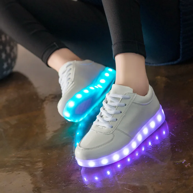 Светящиеся кроссовки KRIATIV с USB зарядкой светящиеся для мальчиков и девочек