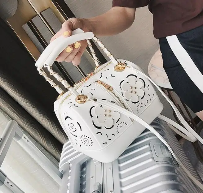 Hollowed flowers Rivet High Quality Designer Women Boston Bag Leather Bag Women Crossbody Bag Ladies Tote 3 colors Hollowed flowers Rivet High Quality Designer Women Boston Bag Leather Bag Women Crossbody Bag Ladies Tote 3 colors