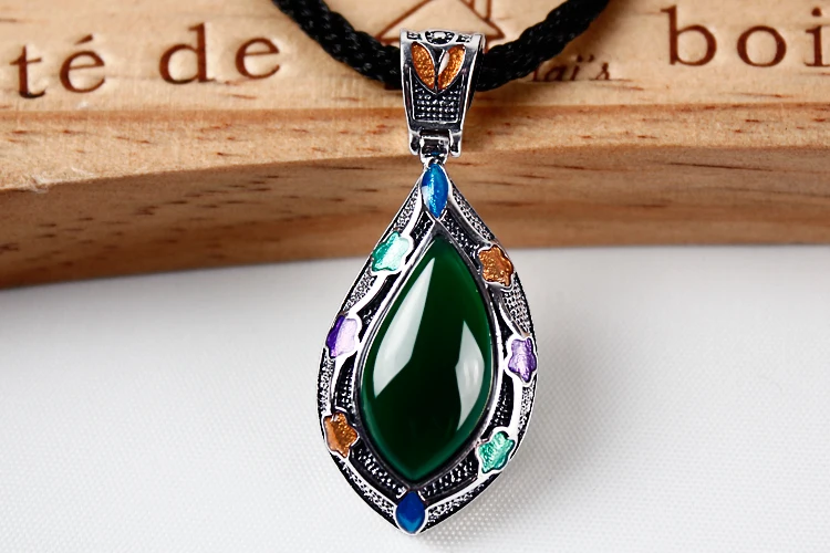 

Thai silver inlaid agate chalcedony gem necklace pendant pendant drop Royal Cloisonne female folk style