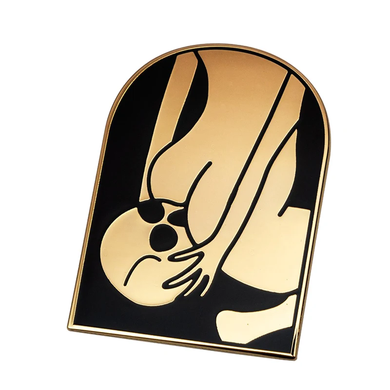 

Gold Skull Lapel Pin Badge