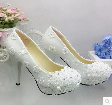 zapatos de boda de encaje blanco con plataforma de tacones altos