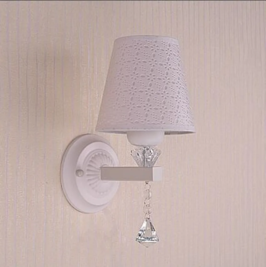 Светодиодная Хрустальная настенная лампа для спальни простая современная